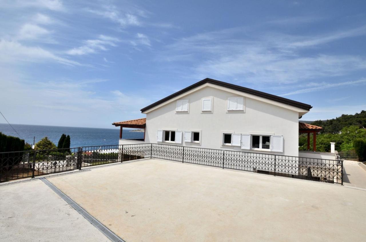 Apartments Villa Sofia Мартиншчіца Екстер'єр фото