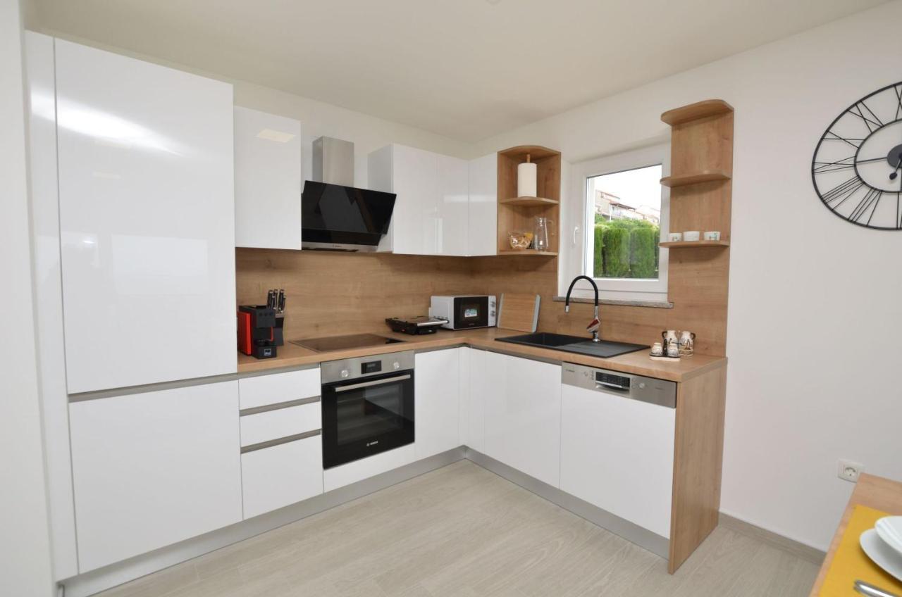 Apartments Villa Sofia Мартиншчіца Екстер'єр фото