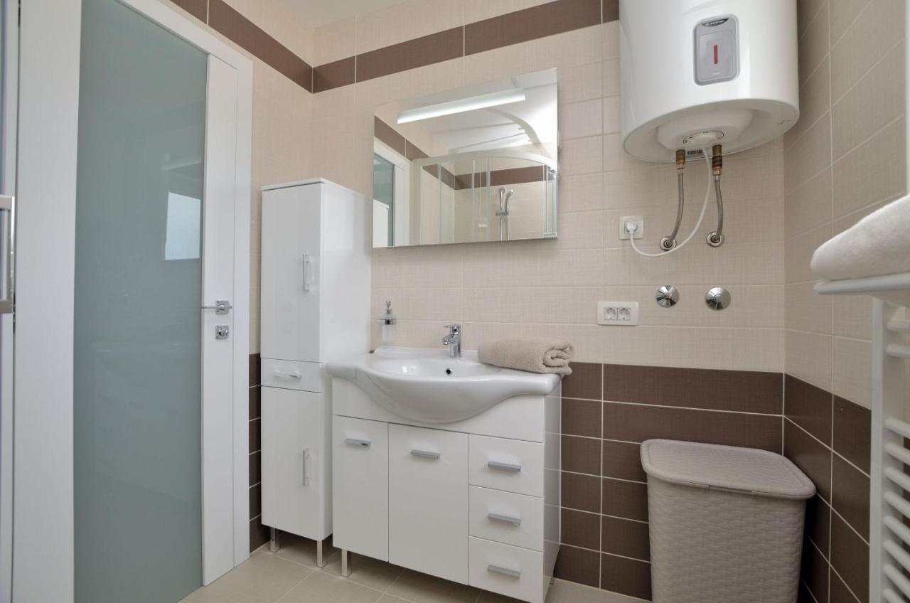 Apartments Villa Sofia Мартиншчіца Екстер'єр фото
